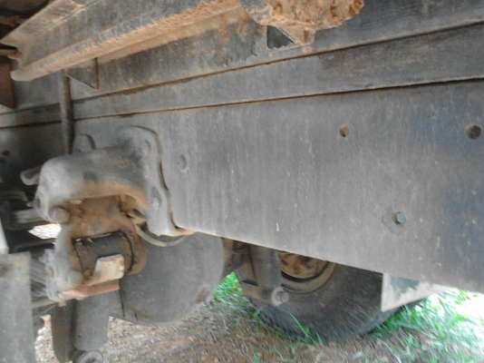 รถฮีโน่ 6 ล้อ รั่ว ( ไม่ดั้ม ) KM779  117 แรงม้า.  ปี 33.     สนใจติดต่อ  081 - 6079515