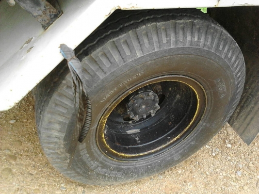 รถฮีโน่ 6 ล้อ รั่ว ( ไม่ดั้ม ) KM779  117 แรงม้า.  ปี 33.     สนใจติดต่อ  081 - 6079515