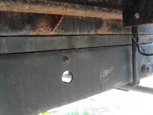 รถฮีโน่ 6 ล้อ รั่ว ( ไม่ดั้ม ) KM779  117 แรงม้า.  ปี 33.     สนใจติดต่อ  081 - 6079515