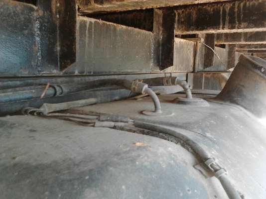 รถฮีโน่ 6 ล้อ รั่ว ( ไม่ดั้ม ) KM779  117 แรงม้า.  ปี 33.     สนใจติดต่อ  081 - 6079515