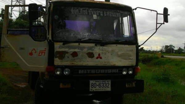 ขาย 425,000  HINO KT 725/ 2 เพลาเครื่อง HO7D 195 แรง ใส่หัว MITSUBISHI แจ้งลงเล่มแล้ว เครื่องดีคัชชีสวย เอกสารเล่มทะเบียน 090-772-3710 090-772-3708