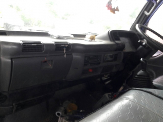 รถอีซูซุ 6 ล้อ ตู้แห้ง  NKR 100 แรงม้า. ปี 47.    สนใจติดต่อ  081 - 6079515