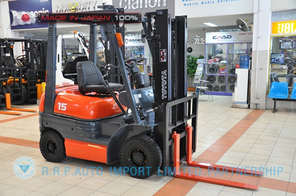 ขายรถโฟล์คลิฟท์มือสอง TOYOTA รุ่น 6FG15-12482 ราคา 175,000 บาท นำเข้าจากประเทศญี่ปุ่น 100\% ไม่เคยใช้งานในประเทศไทยย