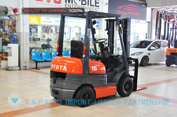 ขายรถโฟล์คลิฟท์มือสอง TOYOTA รุ่น 6FG15-12482 ราคา 175,000 บาท นำเข้าจากประเทศญี่ปุ่น 100\% ไม่เคยใช้งานในประเทศไทยย