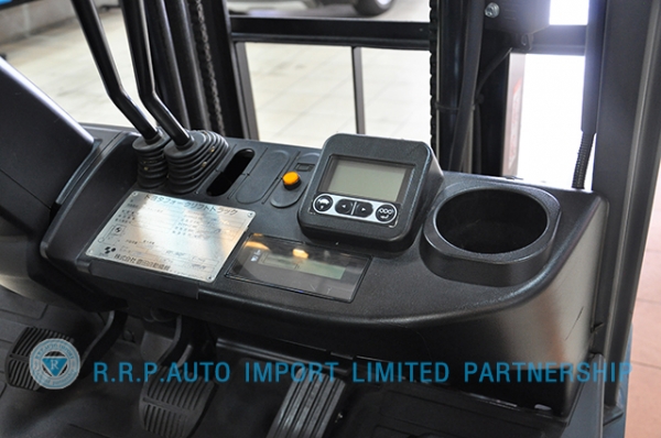 ขายรถโฟล์คลิฟท์มือสอง TOYOTA รุ่น 8FGL15-33042 255,500 บาท นำเข้าจากประเทศญี่ปุ่น 100\% ไม่เคยใช้งานในไทย