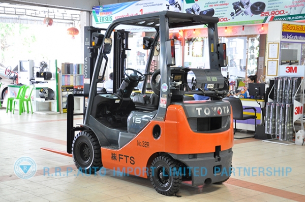 ขายรถโฟล์คลิฟท์มือสอง TOYOTA รุ่น 8FGL15-33042 255,500 บาท นำเข้าจากประเทศญี่ปุ่น 100\% ไม่เคยใช้งานในไทย