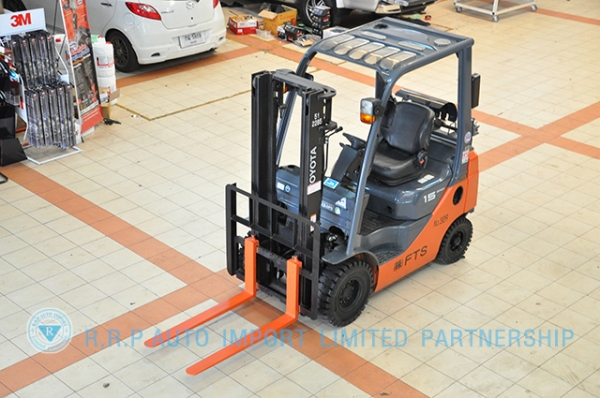 ขายรถโฟล์คลิฟท์มือสอง TOYOTA รุ่น 8FGL15-33042 255,500 บาท นำเข้าจากประเทศญี่ปุ่น 100\% ไม่เคยใช้งานในไทย