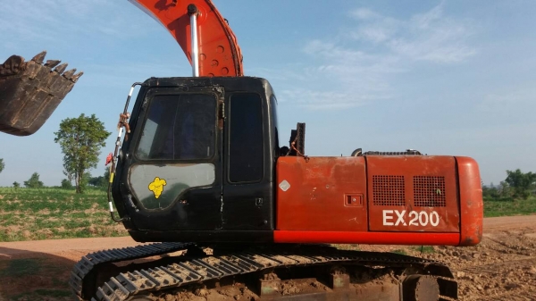 ขาย 435,000 HITACHI EX 200-2 เครื่องดี ปั้มแรง ช่วงล่างดีรถสวยพร้อมใช้ 090-772-3710 090-772-3708 ขาย 435,000 HITACHI EX 200-2 เครื่องดี ปั้มแรง ช่วงล่างดีรถสวยพร้อมใช้ 090-772-3710 090-772-3708