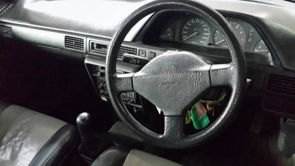 มาสด้า 323