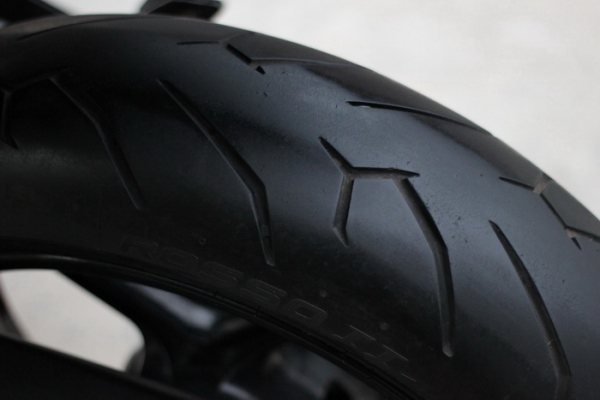 เอิร์ท พิดโลก>er6n ปี2012 สภาพสวยไม่แพง เอิร์ท พิดโลก>er6n ปี2012 สภาพสวยไม่แพง