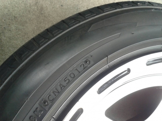 ขอบ16นิ้ว6รู กว้าง8นิ้ว พร้อมยาง สวยๆ 4 ล้อ ราคา 7800 บาท