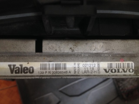 หม้อน้ำพร้อมพัดลม VOLVO V70 S60 S80 เก่าญี่ปุ่นเเท้สภาพสวยชุดละ