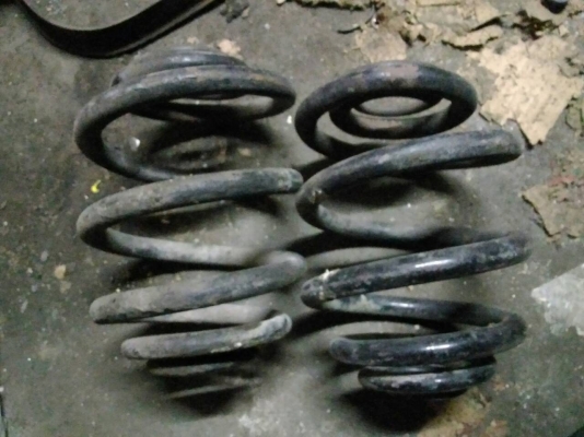 สปริงหลังโหลดตัด1นิ้ว BMW 318I E36 500บาท อยู่ดอนเมือง TEL0890671028 IDline0890671028