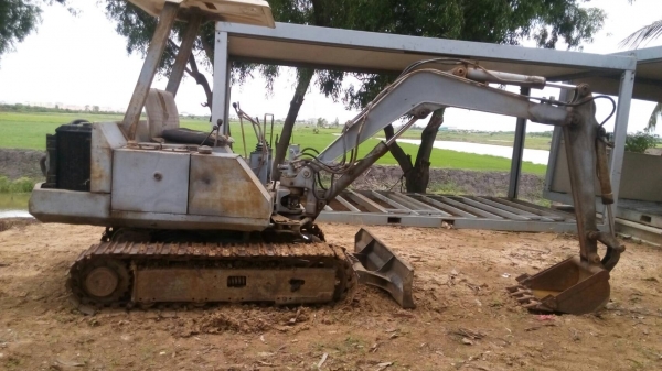 ขายแมคโค PC-30-5 รถทำงานได้ปกติช่วงล่างเต็มขายตามสภาพไปทำสีเอาหน่อย ขาย 135000