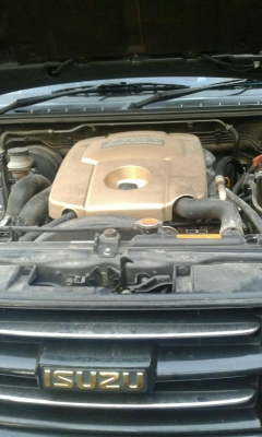 isuzu hilander gold series 2500 mt ปี 2008 ขายด่วน