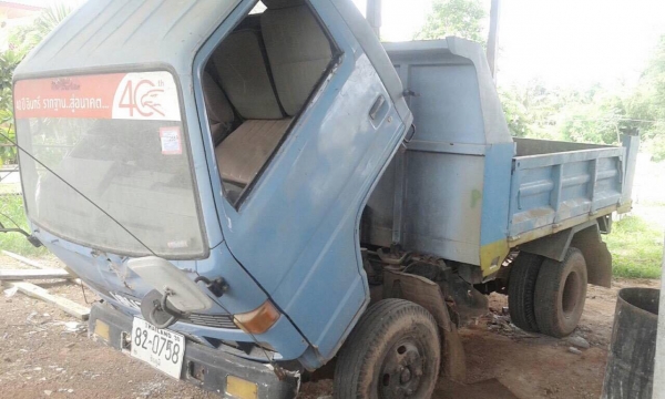 6 ล้อดั้ม 100 แรง ISUZU NKR57E ดูหน้าเล่ม รถใช้งานได้ปกติ เล่มพร้อม