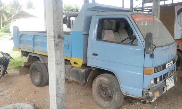 6 ล้อดั้ม 100 แรง ISUZU NKR57E ดูหน้าเล่ม รถใช้งานได้ปกติ เล่มพร้อม