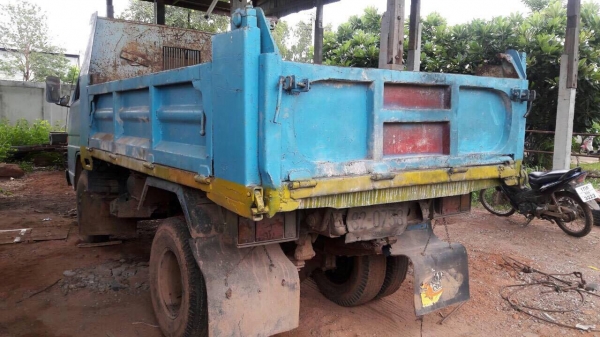 6 ล้อดั้ม 100 แรง ISUZU NKR57E ดูหน้าเล่ม รถใช้งานได้ปกติ เล่มพร้อม