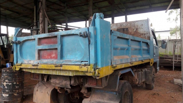 6 ล้อดั้ม 100 แรง ISUZU NKR57E ดูหน้าเล่ม รถใช้งานได้ปกติ เล่มพร้อม