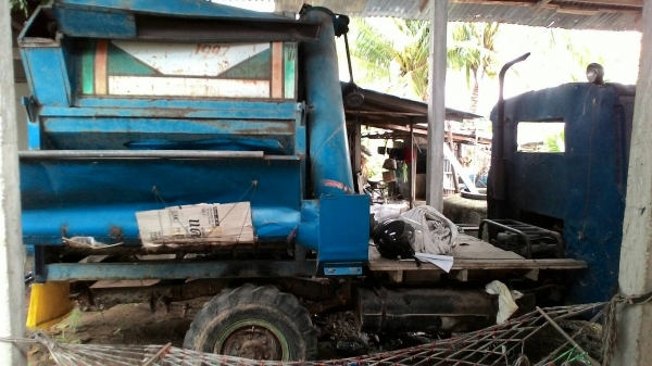 ขายตู้สีข้าว 5 ฟุตพร้อมใช้ราคาถุก 95000  บาท  เครืองอิซุซุ 100  แรงดีไม่มีตำนิ ต้องการขายด่วน