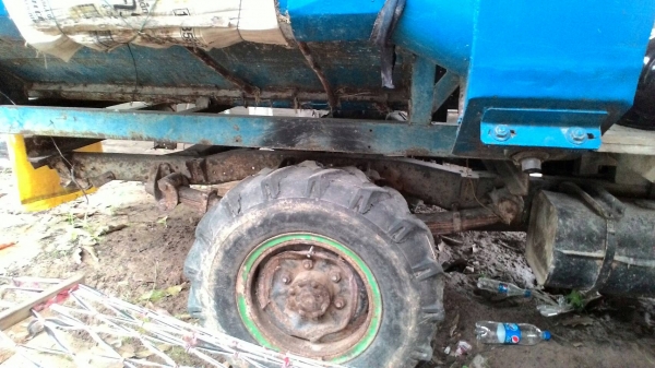 ขายตู้สีข้าว 5 ฟุตพร้อมใช้ราคาถุก 95000  บาท  เครืองอิซุซุ 100  แรงดีไม่มีตำนิ ต้องการขายด่วน