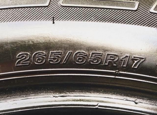ยาง Bridgestone 265 65 17 ปลายปี14 ราคาไม่แพง