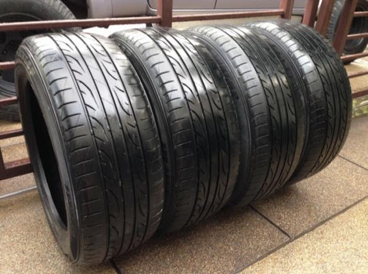 ยาง Dunlop 235 55 18 ปลายปี13 ราคาไม่แพง