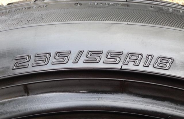 ยาง Dunlop 235 55 18 ปลายปี13 ราคาไม่แพง