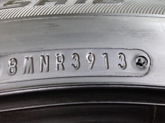 ยาง Dunlop 235 55 18 ปลายปี13 ราคาไม่แพง