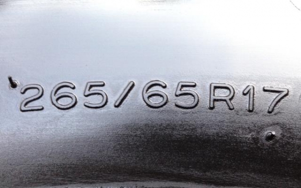 ยาง Michelin 265 65 17 ปลายปี13 ดอกเต็ม ราคาไม่แพง