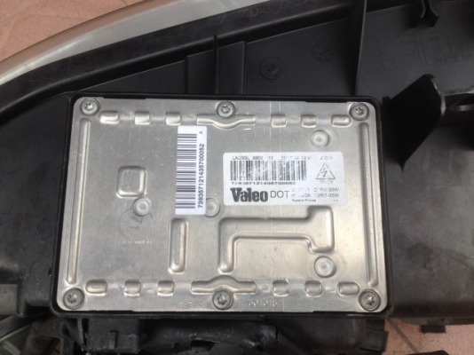 ไฟหน้าซีน่อน VOLVO V70 P2 เก่าญี่ปุ่นเเท้สภาพตามรูปคู่ละ ไฟหน้าซีน่อน VOLVO V70 P2 เก่าญี่ปุ่นเเท้สภาพตามรูปคู่ละ