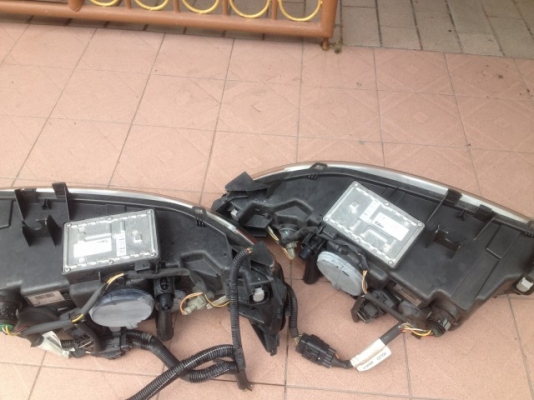 ไฟหน้าซีน่อน VOLVO V70 P2 เก่าญี่ปุ่นเเท้สภาพตามรูปคู่ละ ไฟหน้าซีน่อน VOLVO V70 P2 เก่าญี่ปุ่นเเท้สภาพตามรูปคู่ละ