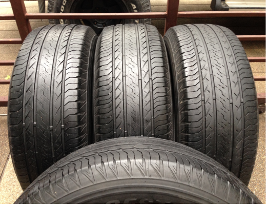 ยาง Bridgestone 265 70 16 ปลายปี13 ราคาไม่แพง