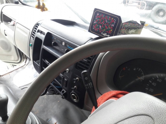 รถฮีโน่ 6 ล้อ ( ทูโถ้ ) ตู้แห้ง  136 แรงม้า. ปี 50.    สนใจติดต่อ  081 - 6079515