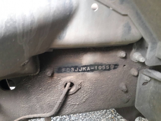 รถฮีโน่ 6 ล้อ ( ทูโถ้ ) ตู้แห้ง  136 แรงม้า. ปี 50.    สนใจติดต่อ  081 - 6079515