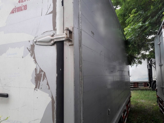 รถฮีโน่ 6 ล้อ ( ทูโถ้ ) ตู้แห้ง  136 แรงม้า. ปี 50.    สนใจติดต่อ  081 - 6079515