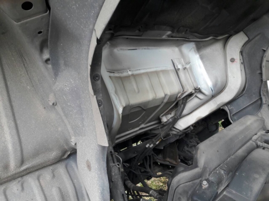 รถฮีโน่ 6 ล้อ ( ทูโถ้ ) ตู้แห้ง  136 แรงม้า. ปี 50.    สนใจติดต่อ  081 - 6079515