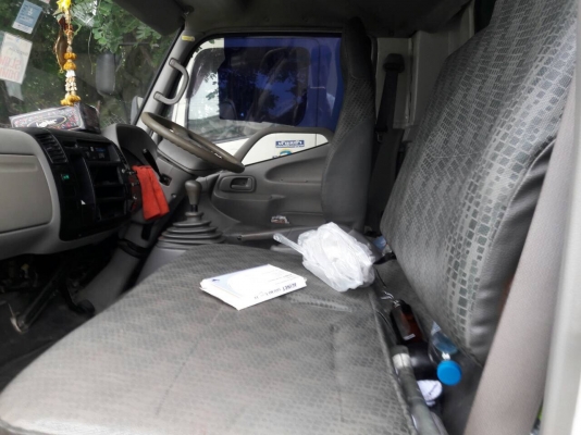 รถฮีโน่ 6 ล้อ ( ทูโถ้ ) ตู้แห้ง  136 แรงม้า. ปี 50.    สนใจติดต่อ  081 - 6079515