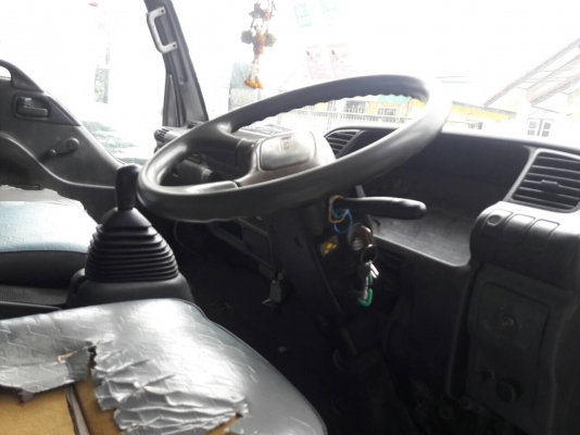 รถอีซูซุ 6 ล้อ NQR 150 แรงม้า. ปี 47.    สนใจติดต่อ  081 - 6079515