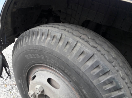 รถอีซูซุ 6 ล้อ NQR 150 แรงม้า. ปี 47.    สนใจติดต่อ  081 - 6079515