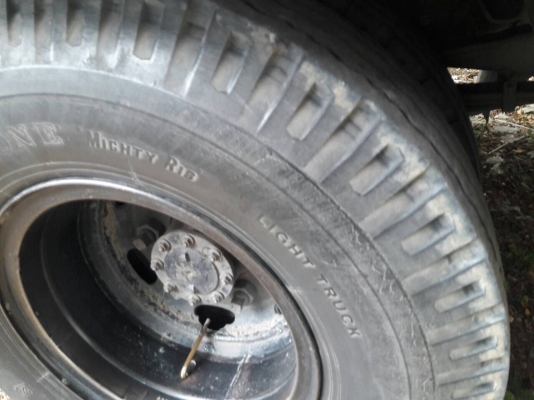 รถอีซูซุ 6 ล้อ NQR 150 แรงม้า. ปี 47.    สนใจติดต่อ  081 - 6079515