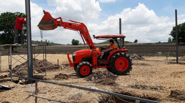 ขายรถไถคูโบต้าL4708SPพร้อมบุ้งกี๋ สภาพเดิมๆราคา485,000บาท