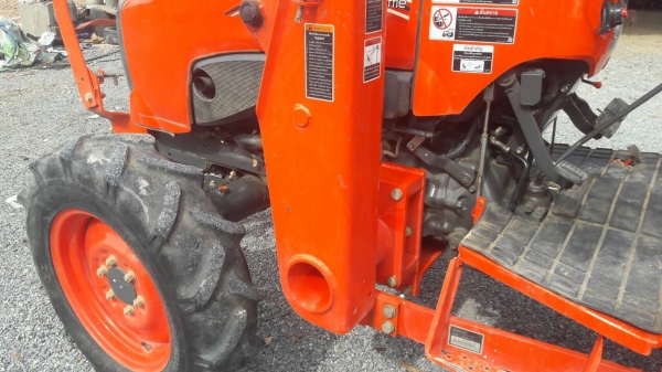 ขายรถไถคูโบต้าL4708SPพร้อมบุ้งกี๋ สภาพเดิมๆราคา485,000บาท