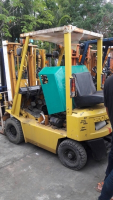 ขายรถยกkomatsu FD15-10 เบนซิล ยกได้ 1.5ตันเสาสูง 3เมตร ยางดี 4เส้น รถนอก นำเข้าไม่เคยใช้งานในเมืองไทย