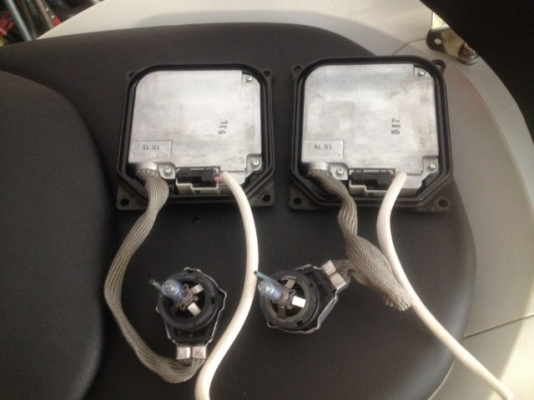 ไฟซี่น่อน TOYOTA หลอด D4R ใส่ คัมรี่ 08 เก่าญี่ปุ่นเเท้สภาพดีทั้งชุดพร้อมหลอด ไฟซี่น่อน TOYOTA หลอด D4R ใส่ คัมรี่ 08 เก่าญี่ปุ่นเเท้สภาพดีทั้งชุดพร้อมหลอด