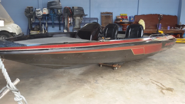 SKEETER SS 90 ลำใหญ่สวยๆ เรือเปล่า มีคอนโซนชุดพวงมาลัย ระบบควบคุมน้ำใช้งานได้ปกติ SKEETER SS 90 ลำใหญ่สวยๆ เรือเปล่า มีคอนโซนชุดพวงมาลัย ระบบควบคุมน้ำใช้งานได้ปกติ