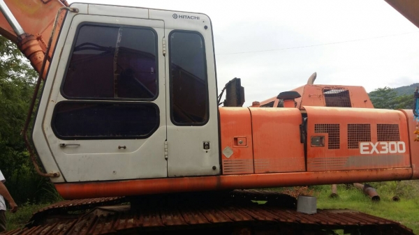 ขายถูกรถ แบคโฮ HITACHI EX 300-1 สวยๆเอวแน่นโซ่หนาเอกสารใบสัญญาซื้อขาย