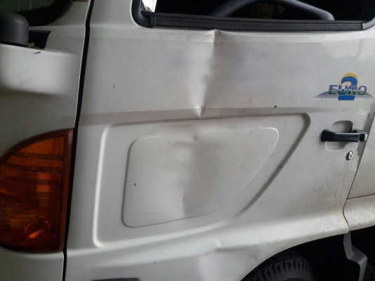 รถฮีโน่ 6 ล้อ FC4J 150 แรงม้า. ปี 46.     สนใจติดต่อ  081 - 6079515