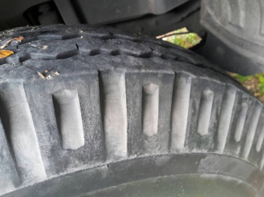 รถฮีโน่ 6 ล้อ FC4J 150 แรงม้า. ปี 46.     สนใจติดต่อ  081 - 6079515