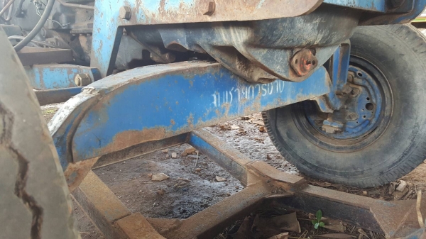 ขาย รถไถ FORD 6600 T5 อุปกรณ์มีใบดันหน้า และผาน 5 เอกสารเล่มทะเบียนครบ